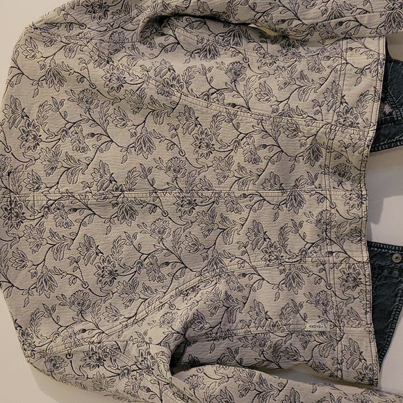 AJ ARMANI JEANS/ 10 / PRINT - Picture 4 of 12